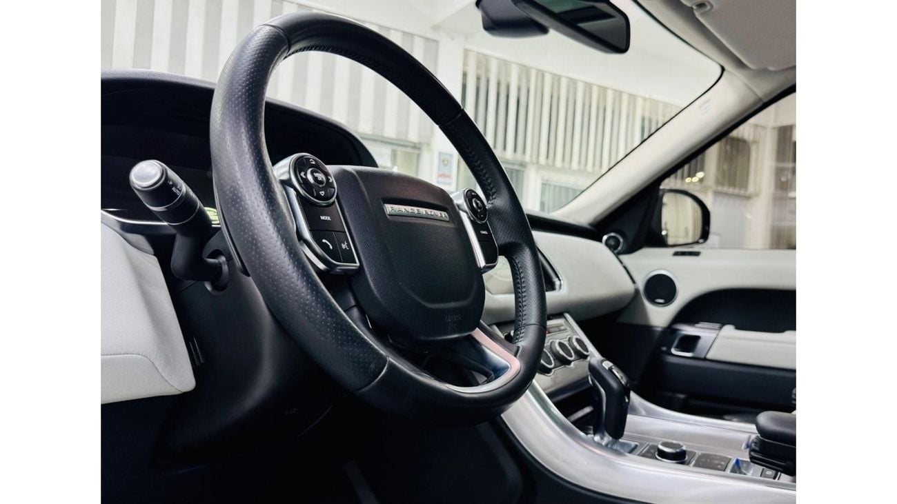 لاند روفر رينج روفر سبورت GCC .. FSH .. HSE .. V6 .. Perfect Condition .