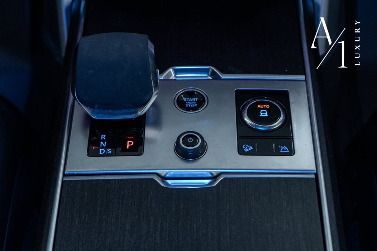 لاند روفر رينج روفر 2023 Range Rover Vogue P400 SE, Warranty, Full Options, Low Kms, Excellent Condition, 395HP