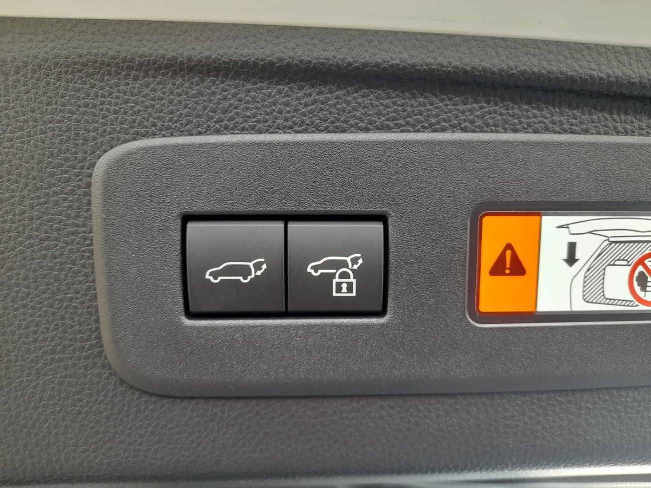 Toyota Prado Kakadu same RIGHT-HAND-DRIVE VX LIMITED EDITION PANORAMIC ROOF COOLBOX 7 SEATER