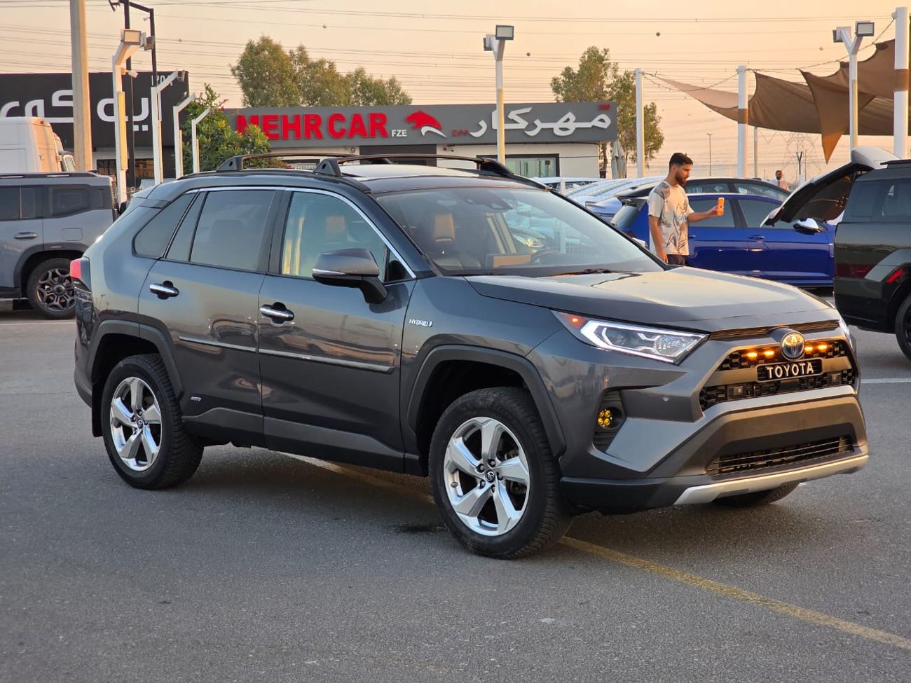 تويوتا راف ٤ 2.5L Limited Hybrid