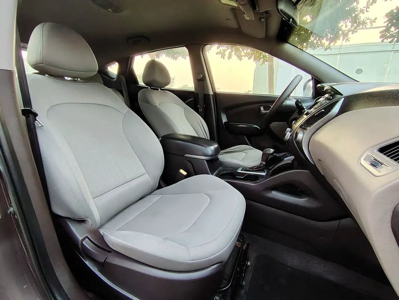 هيونداي توسون Comfort GCC Specs 4WD Premium Condition Low KM Compact SUV