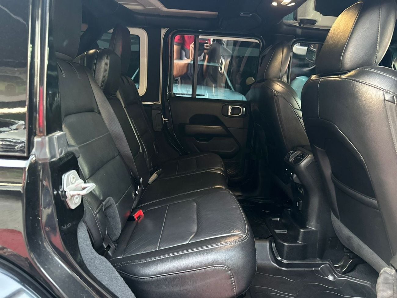 Jeep Wrangler 3.6L Pentastar V6 - 6-cylinder 8-speed automatic