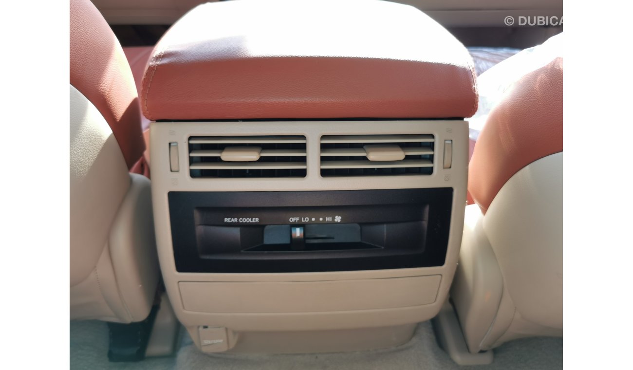 Toyota Land Cruiser 4.6L PETROL, 18" ALLOY RIMS, SUNROOF, COOL BOX (LOT # 9816)