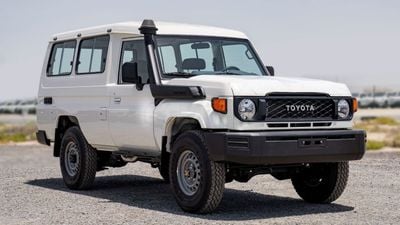 تويوتا لاند كروزر 70 LC 78 HARDTOP 2.8L MT Lc 78 hard top 3 door AT 2.8L