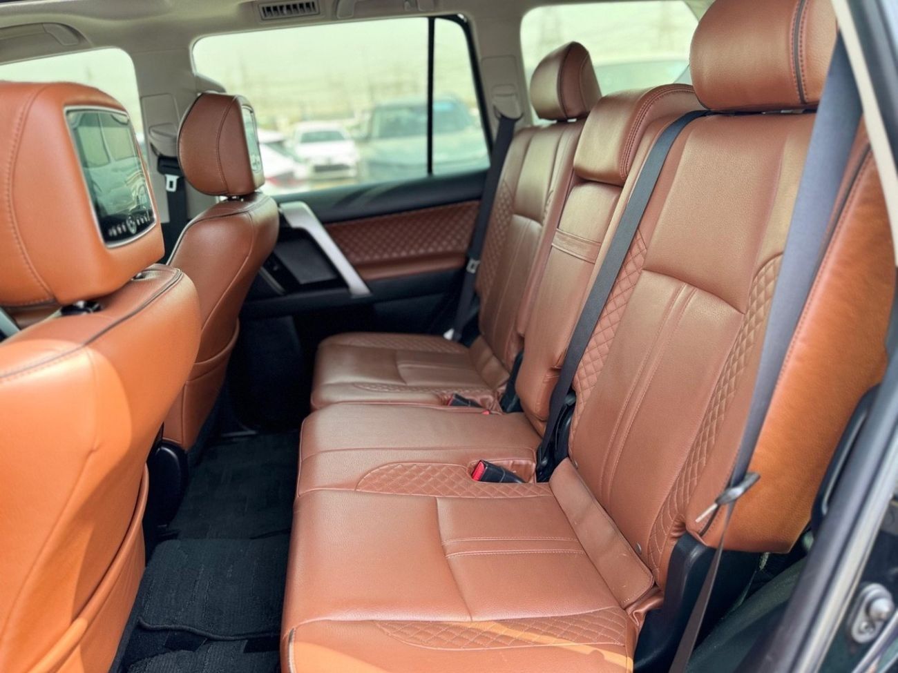 Toyota Prado Toyota prado 2017 V4 black color full options