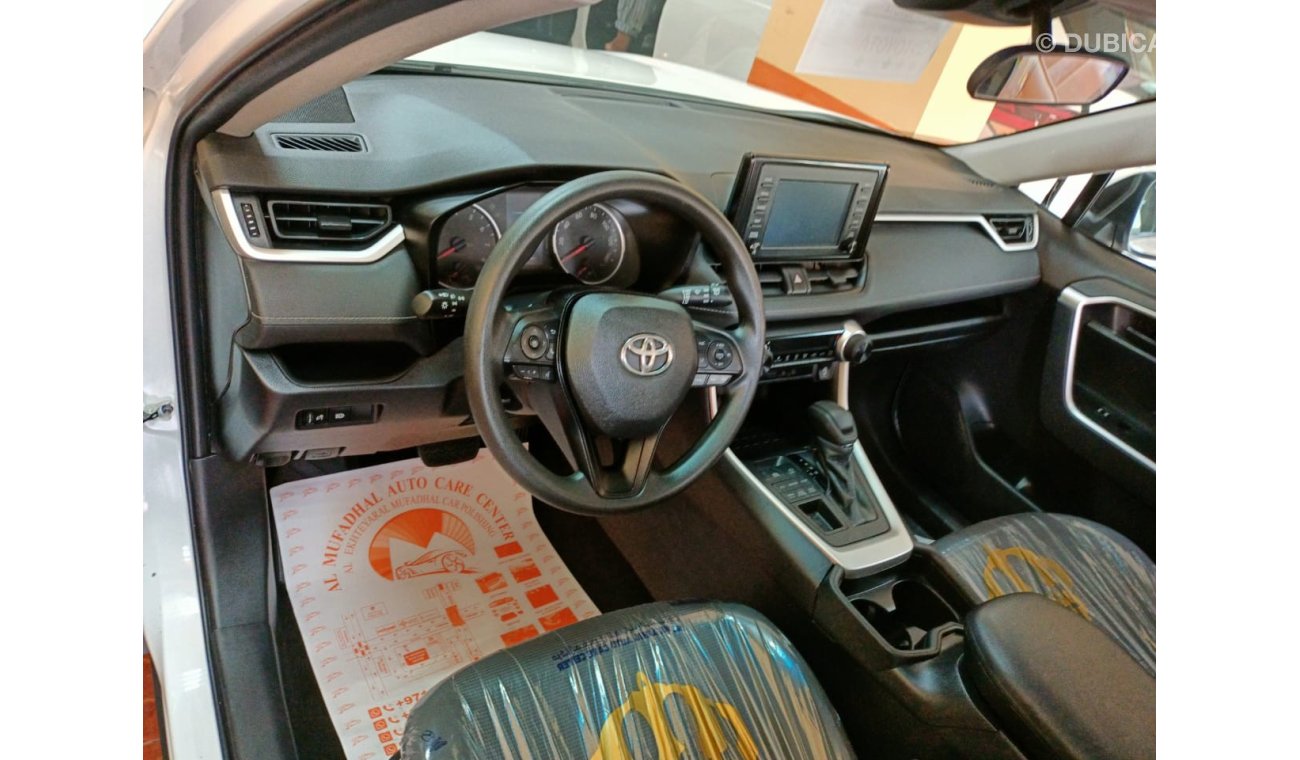 Toyota RAV4 LE