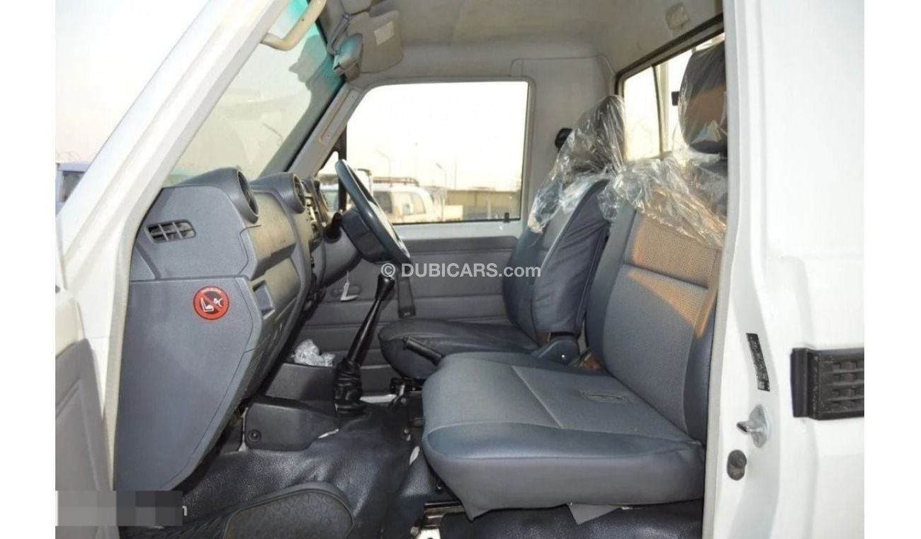 Used Toyota Land Cruiser Pick Up 2018 for sale in Dubai - 698342