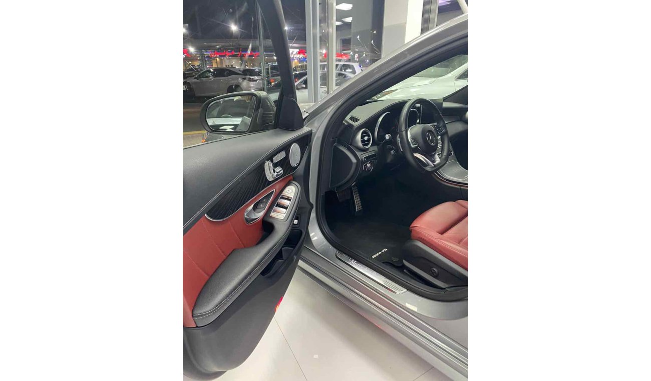 مرسيدس بنز C 400 “ AMG Package - Panoramic Roof - Red Interior “