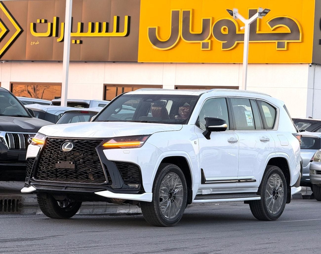 Lexus LX 700h