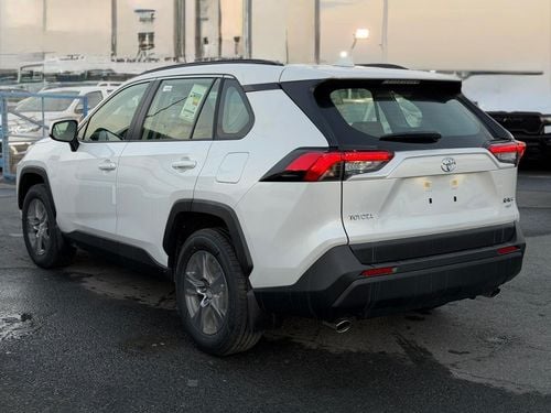 تويوتا راف ٤ 2.5L (4WD) LE