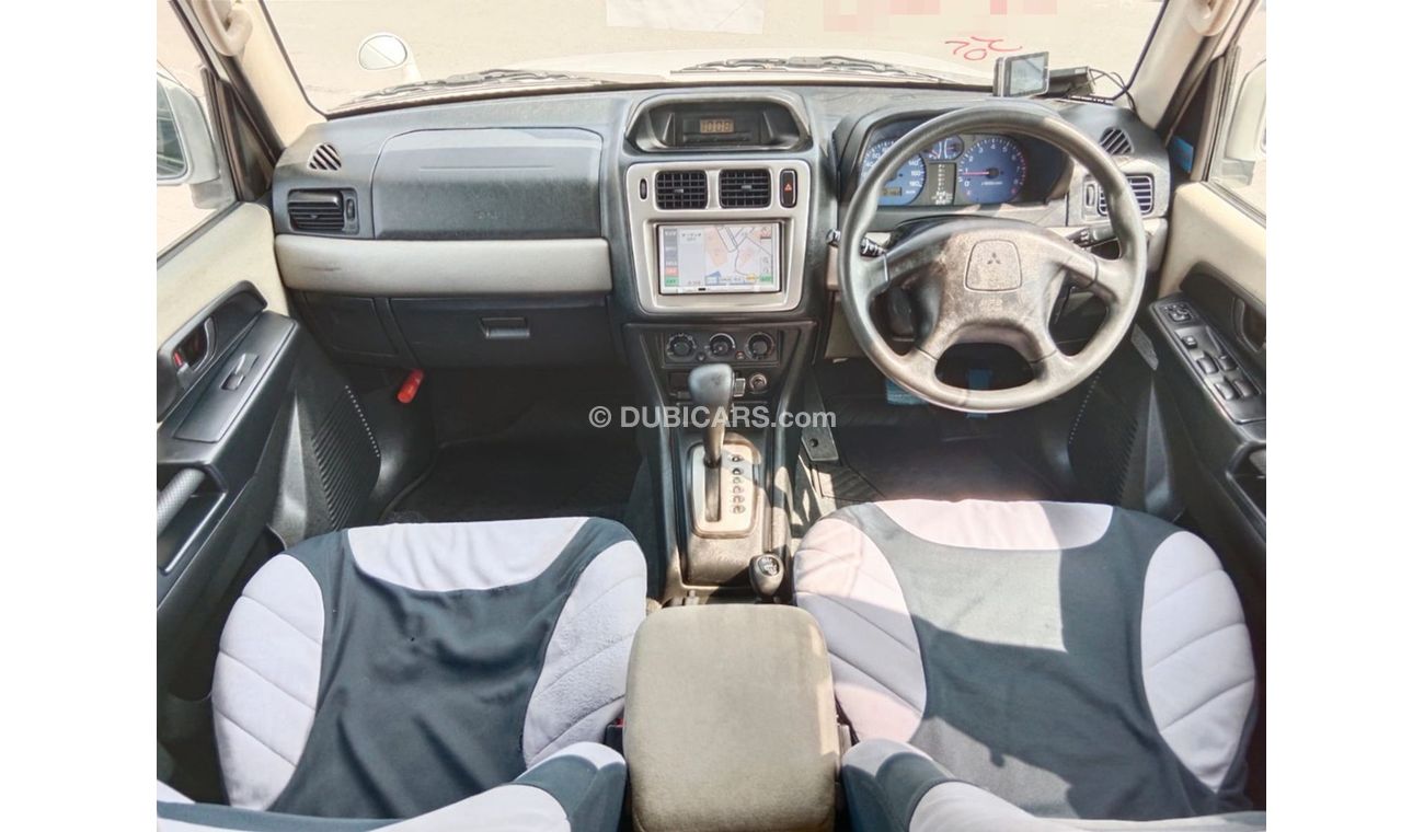 Mitsubishi Pajero MITSUBISHI PAJERO RIGHT HAND DRIVE(PM02873)