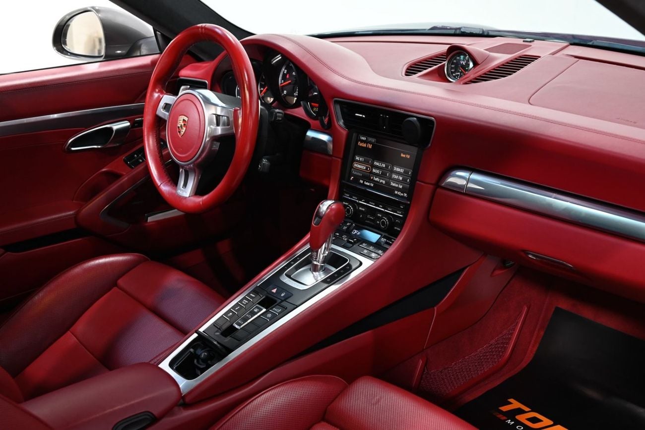 Porsche 911 TURBO 2014 Porsche 911 Turbo, Porsche Service History, Excellent Condition, GCC