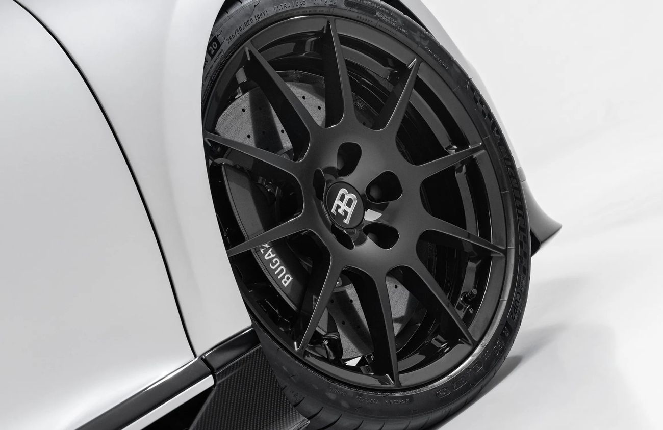 بوغاتي شيرون 8.0L W16 Quad-Turbo Engine | Warranty