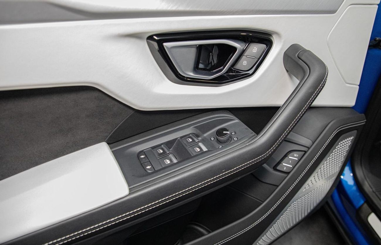 Lamborghini Urus STD 4.0T V8 Akrapovic Exhaust System • Warranty + Service Available • GCC