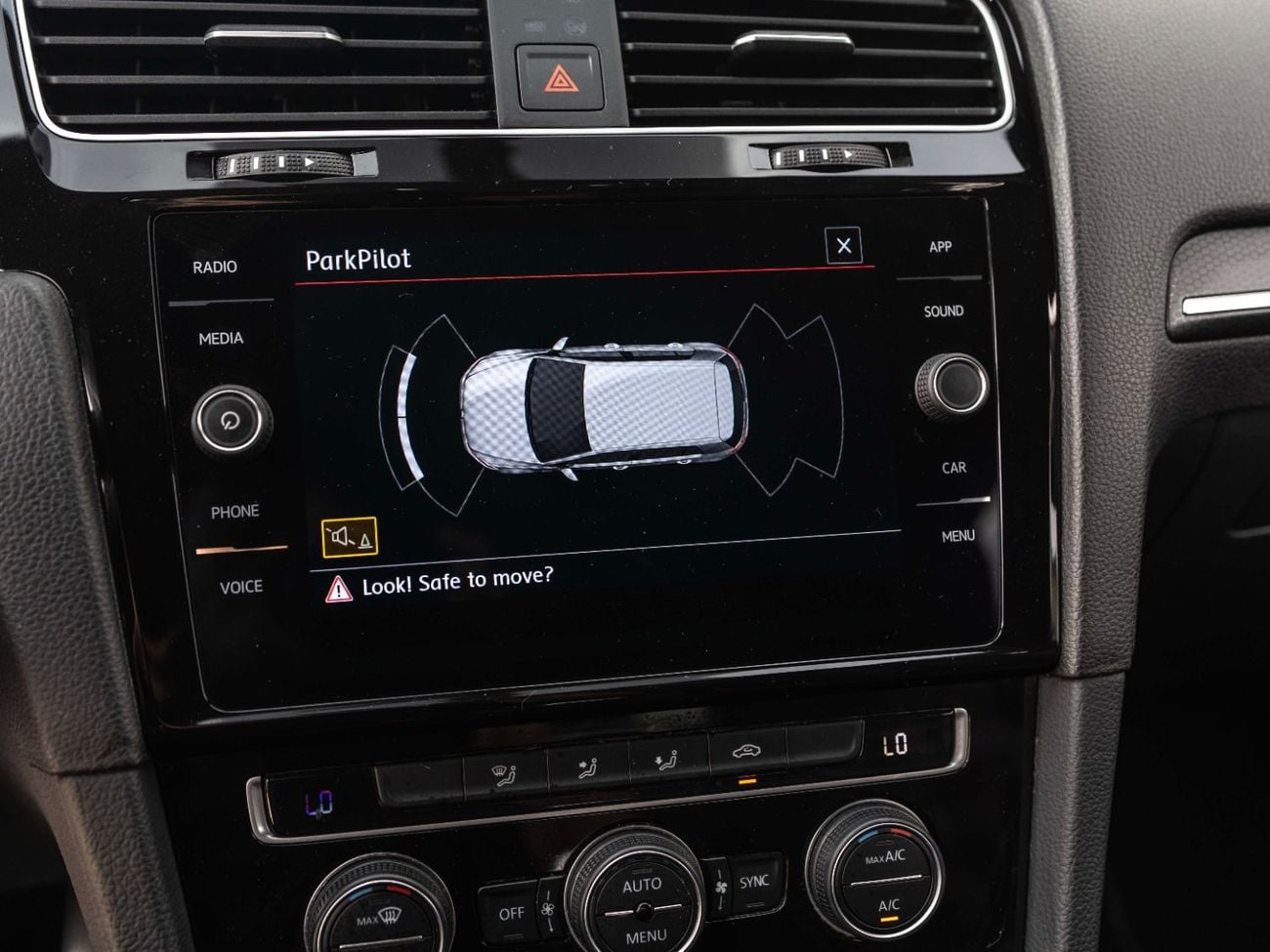 Volkswagen Golf GTI Sport 2.0T