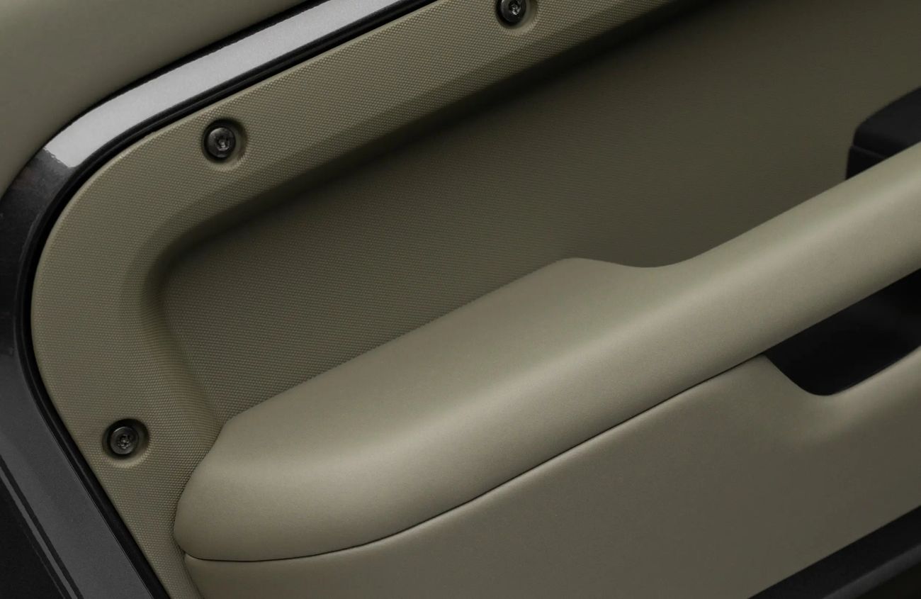 Land Rover Defender 4.4L V8 Twin-Turbo Mild Hybrid Engine