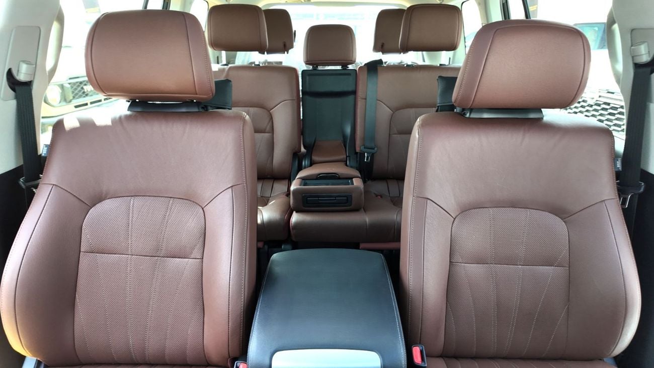 Toyota Land Cruiser VXR 5.7L 4WD TOYOTA LAND CRUISER VXR GRAND TOURING S 5.7L 4WD