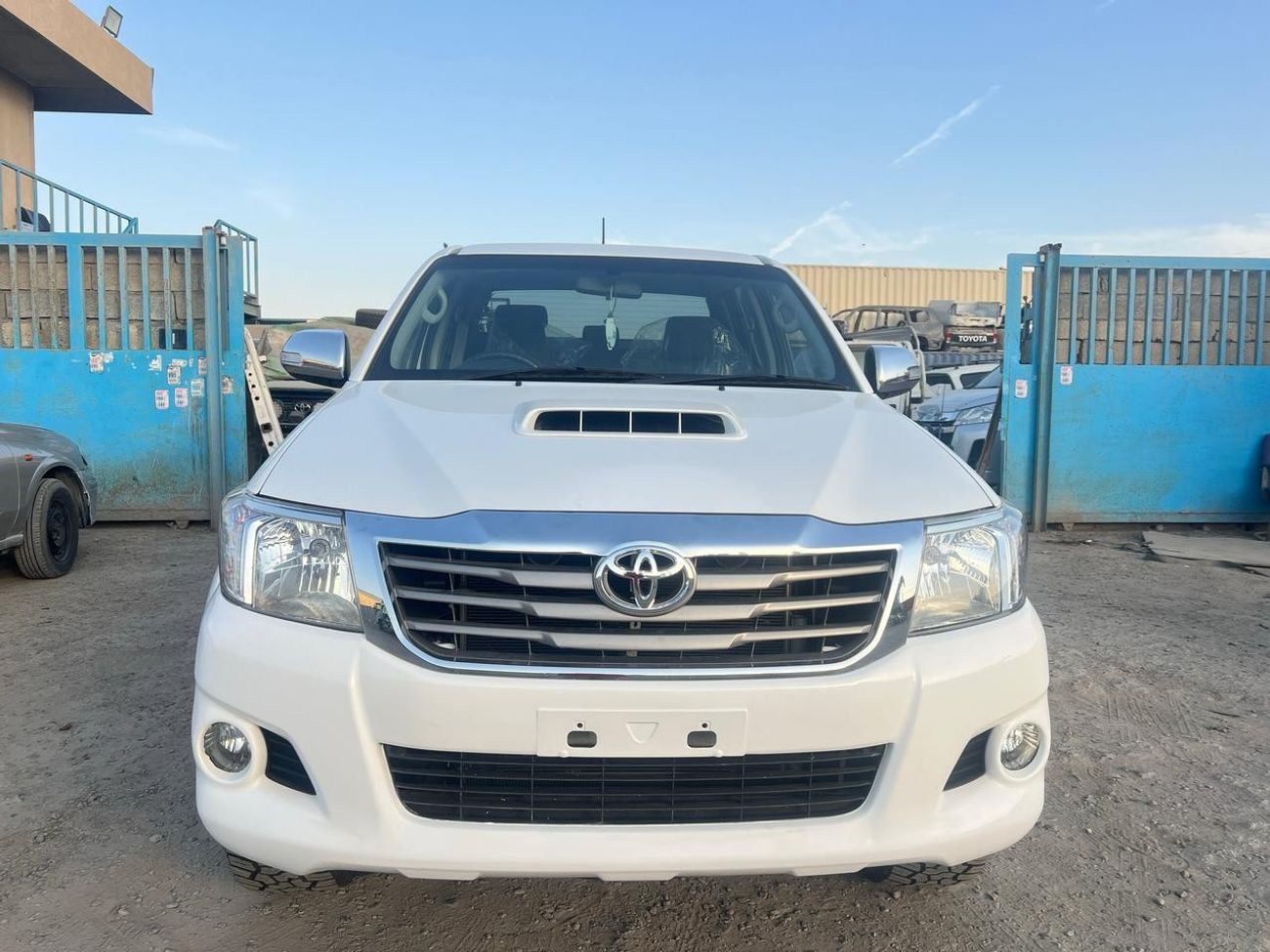 Toyota Hilux DIESEL 3,0 LITER RIGHT HAND DRIVE AUTOMATIC