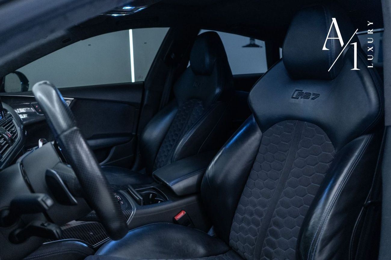 Audi RS7 Performance 4.0L 2017 Audi RS7 Quattro, Carbon Fiber Package, Special Color, GCC