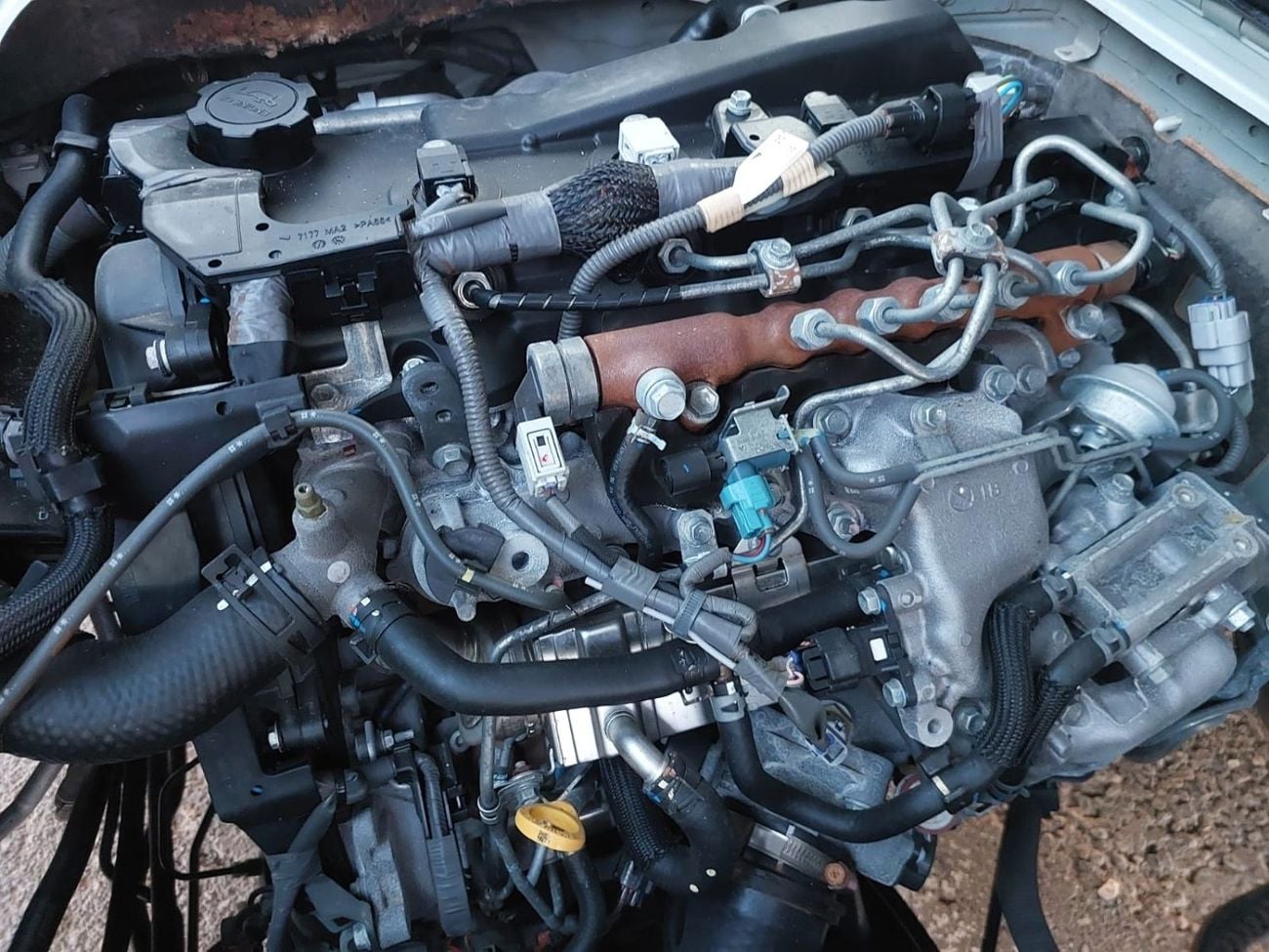 تويوتا هاياس TOYOTA HIACE COMMUTER VAN RHD 2017 MODEL 3.0 L DIESEL AUTOMATIC(PM33049)