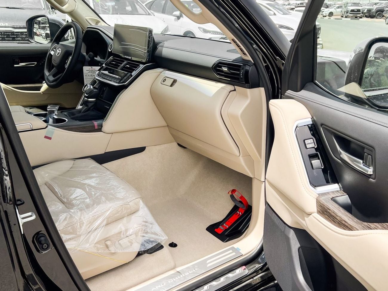 Toyota Land Cruiser EXPORT ONLY - Toyota LC300 VXR 4.0L (Jordanian Specification)