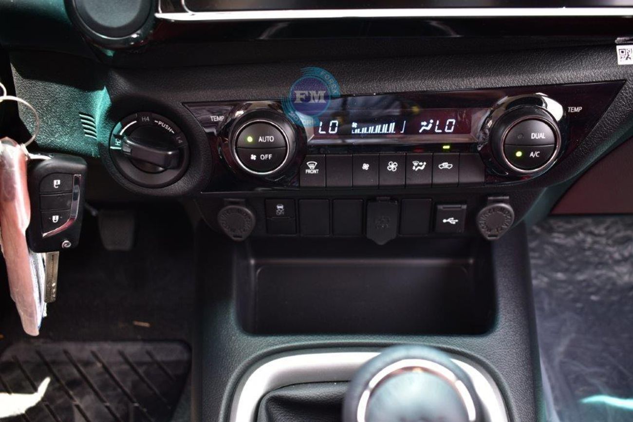 Toyota Hilux Double Cab GLX 2.7L 4WD 5 Seater Manual