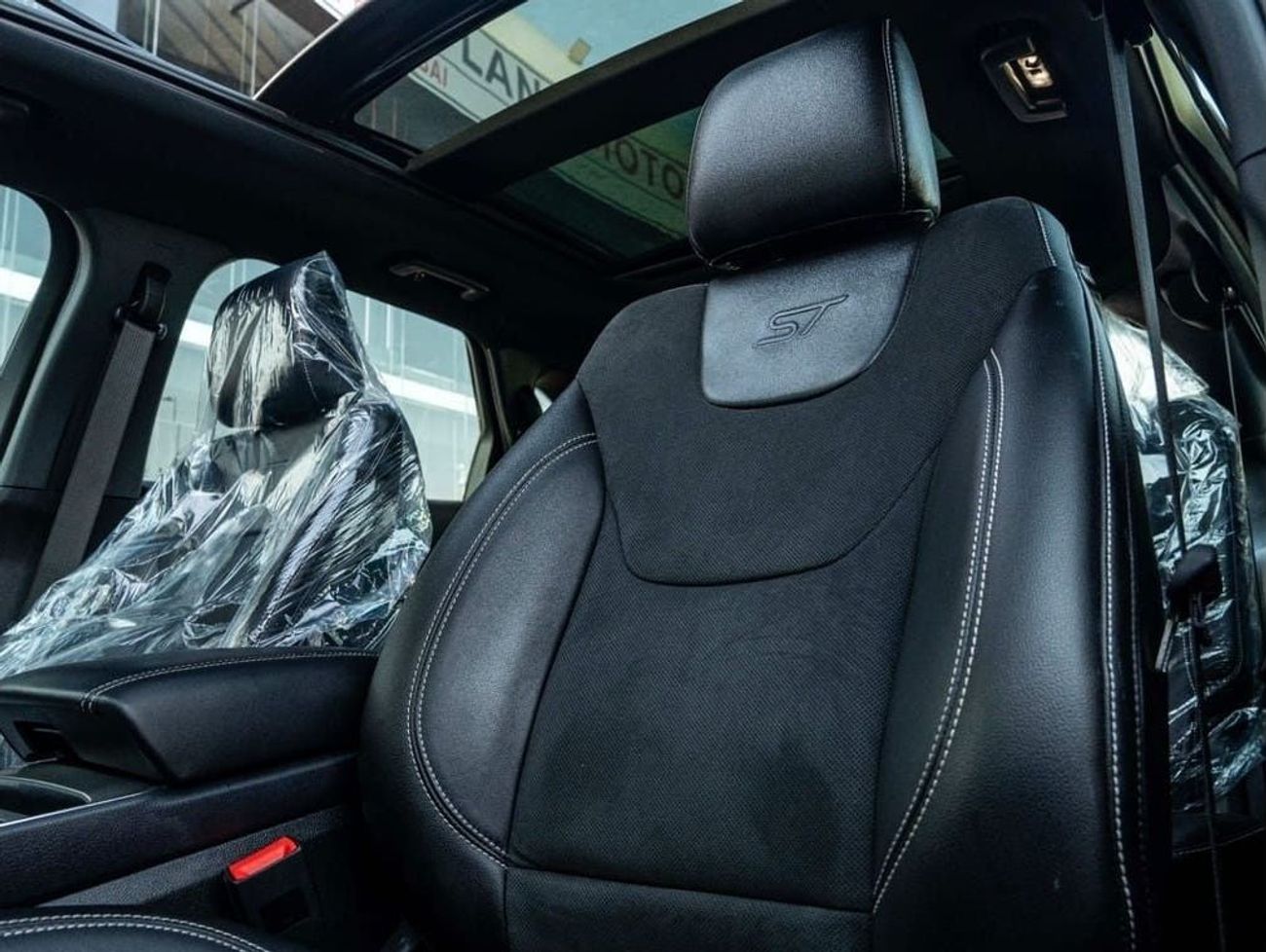 Ford Edge ST 2.7T V6 AED 2,359 PM • EDGE ST • ONLY 12,500 KM • 2.7L TURBO V6 • FORD WARRANTY + SERVICE CONTRACT T