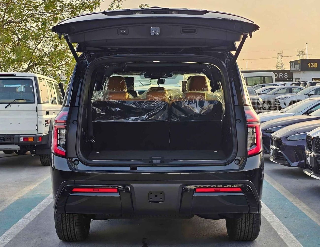 نيسان باترول LE PLATINUM TWIN TURBO / 3.5 V6 PETROL /FULL OPTION WITH RR ENTERTAINMENT SCREEN (CODE#LE PLATINUM)