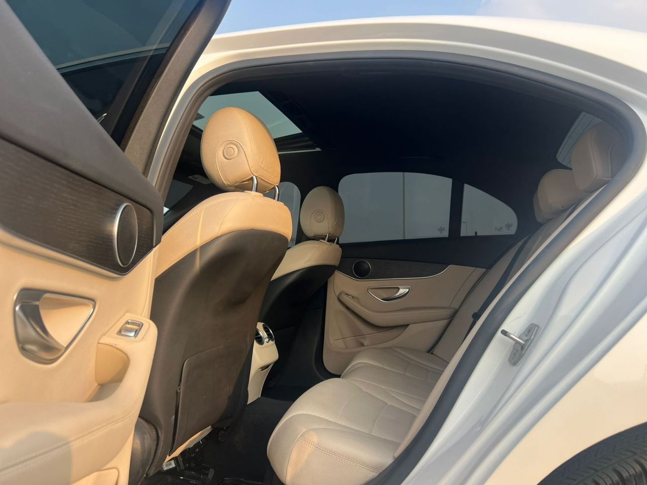 مرسيدس بنز C 300 2021 Mercedes Benz C300 4Matic - 2.0L V4 AWD- Full Option - 360* CAM - Radar & Sensors - Sunroof