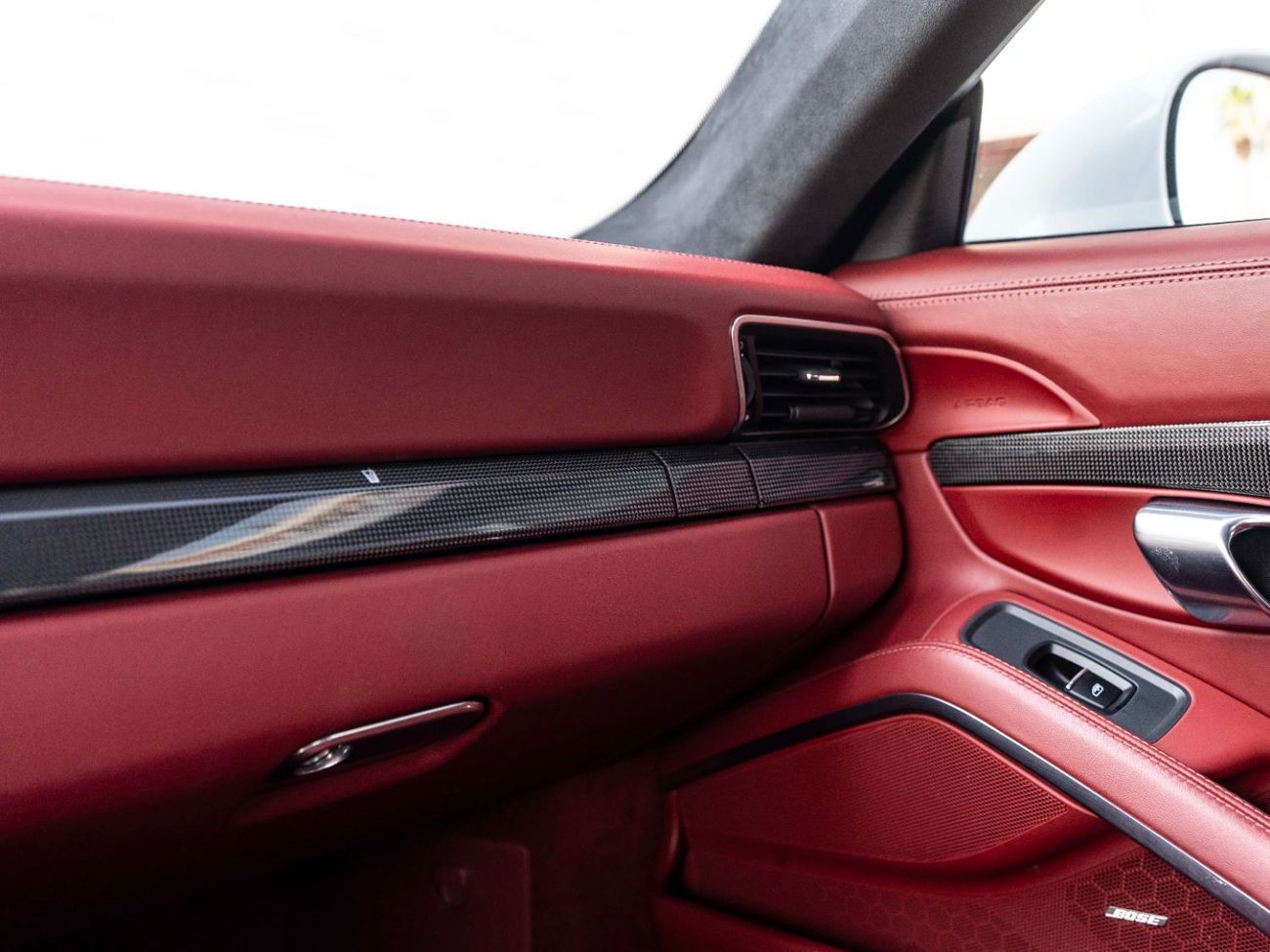 Porsche 911 Turbo S 3.8L (530 HP) Coupe