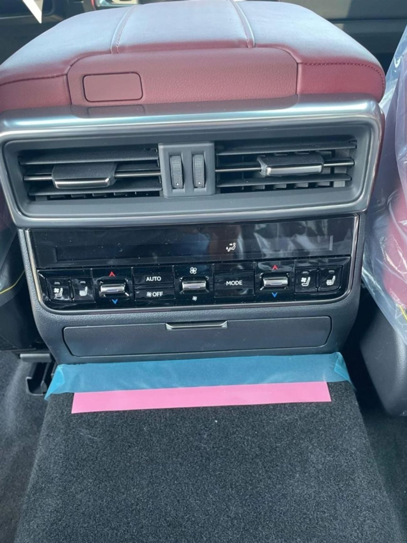 لكزس LX 700h 2025 Lexus LX700h Signature 7-Seater HEV 3.5L V6 Twin-Turbo Petrol A/T 4WD Export Only