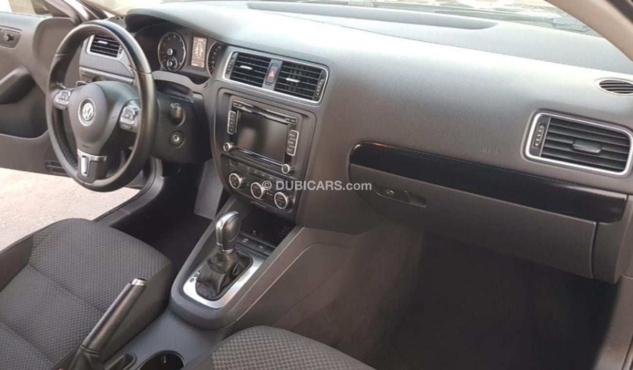 Volkswagen Jetta Getta model 2015 Gcc car prefect  condition