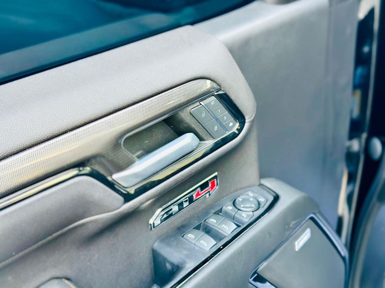 GMC Sierra 1500 CREWCAB AT4 | Monthly 2600/- | 0% DP | Paddle Shifters | Sunroof | # 07618R