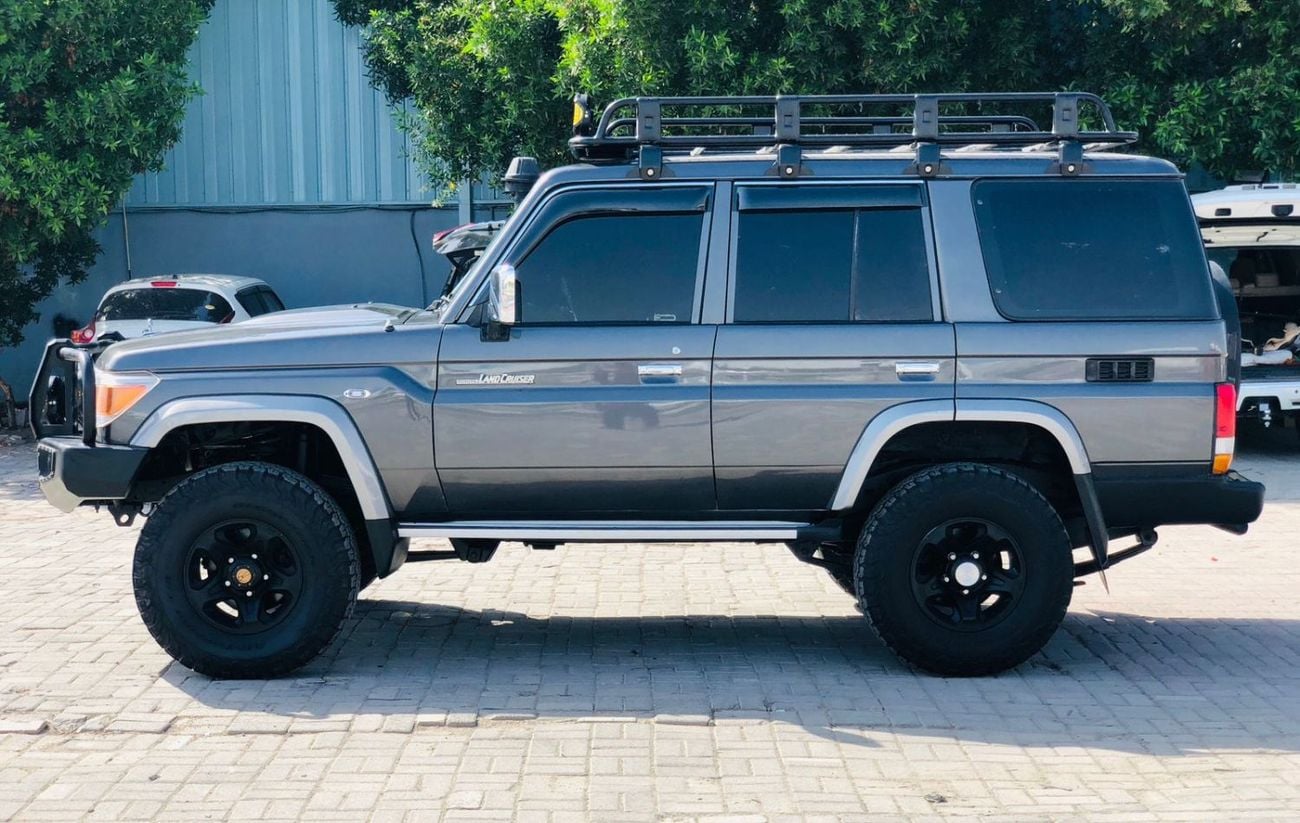 تويوتا لاند كروزر 70 LC76 RHD 1HZ 4.2L V6 Diesel Engine Manual Gear 4WD 7 Seats 5 Doors