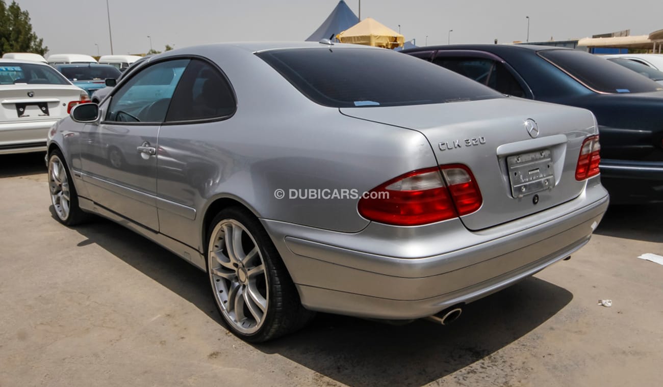 Used Mercedes-Benz CLK 320 2001 for sale in Dubai - 27340