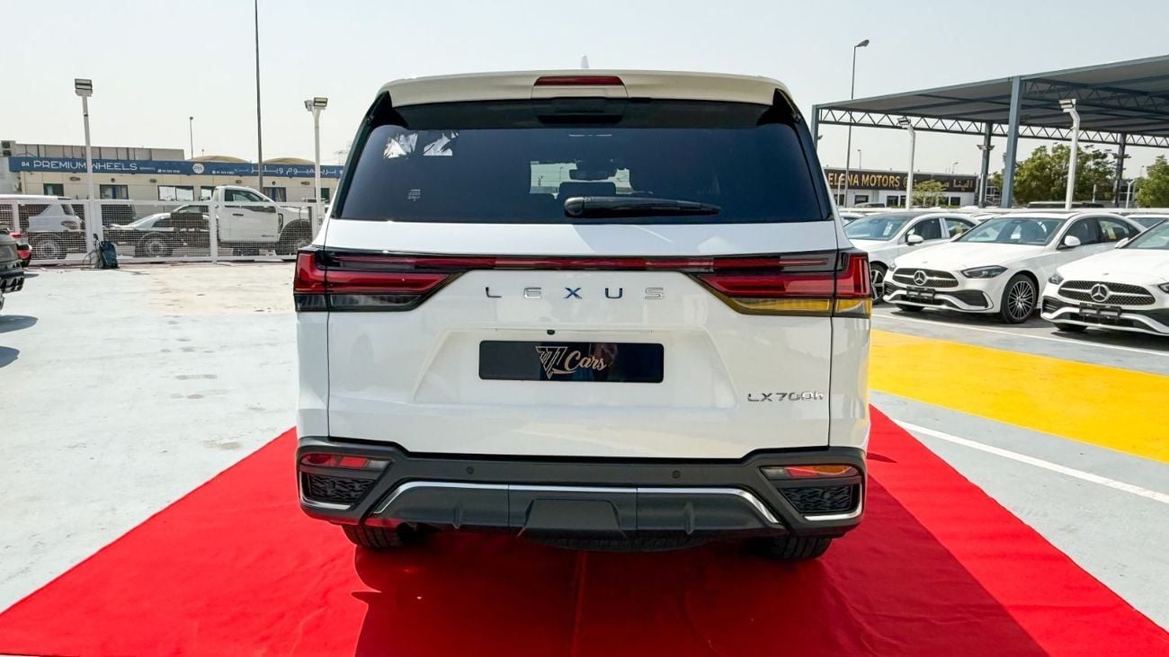 لكزس LX 700h F Sport