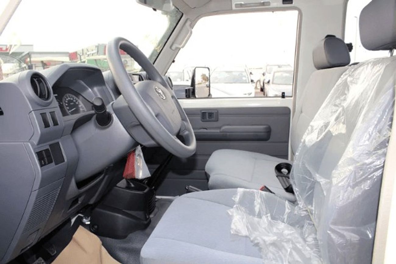 Toyota Land Cruiser 70 ECT0104 - Toyota LC78 Hardtop 3 Doors - 4.5L Diesel Manual White - 2023