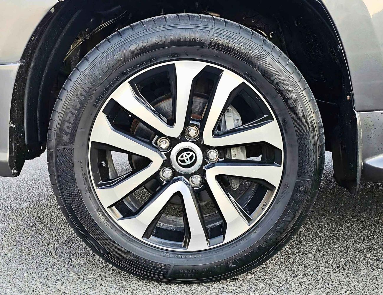 تويوتا لاند كروزر VXR BIG ENGINE/  SHAPE 2021/ FULL OPTION / EXPORT ONLY / LOT#46060