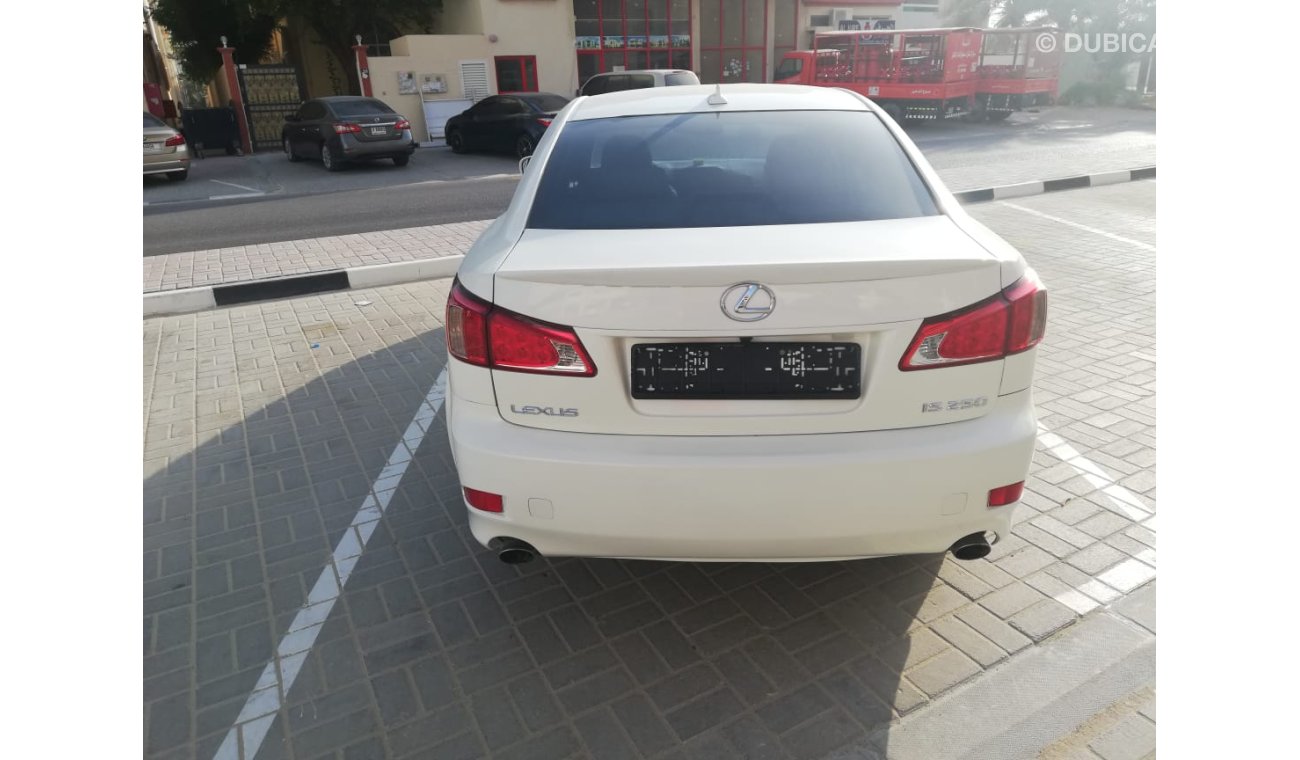 Lexus IS250 pearl white color