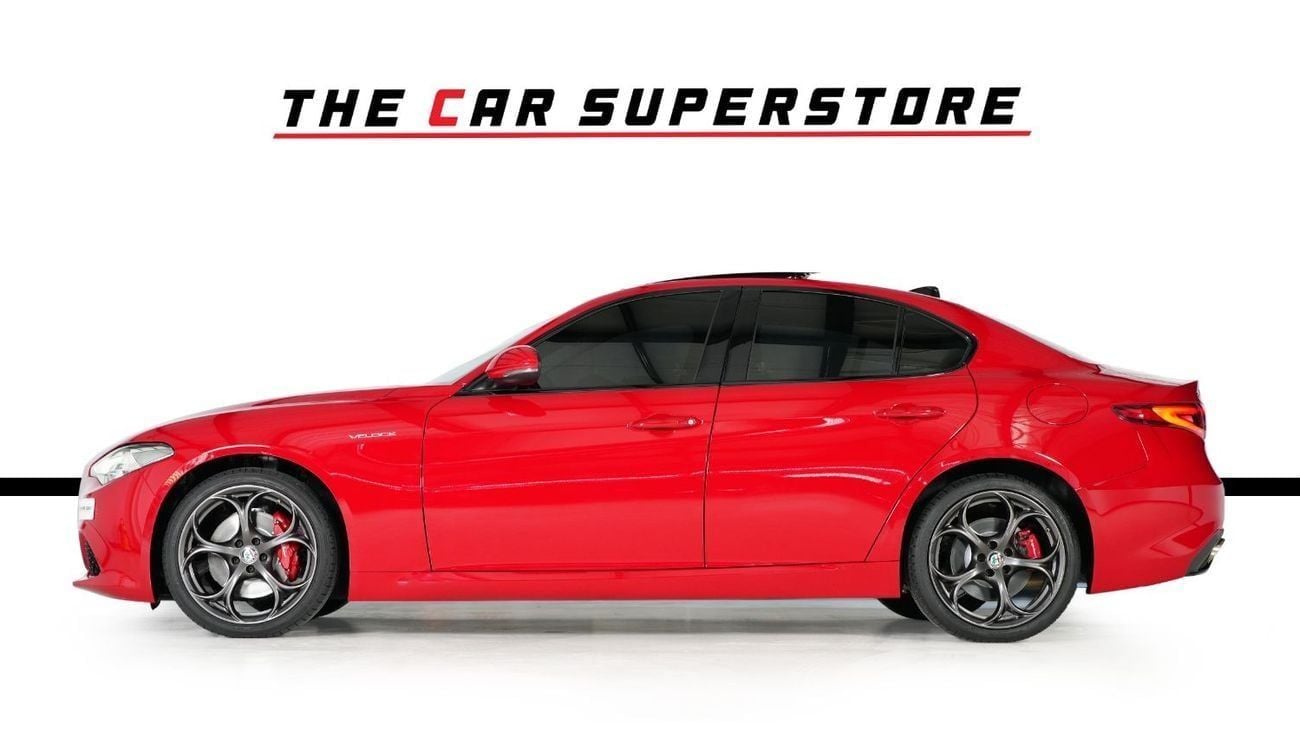 Alfa Romeo Giulia Veloce 2.0L AWD Q4-GCC-Q4 wheel drive system-well maintained-full serviced in Agency