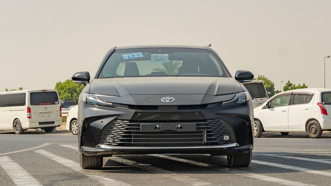تويوتا كامري 2025 Toyota Camry LE facelift 2.5L Petrol AT with Sunroof - GCC (Export price)