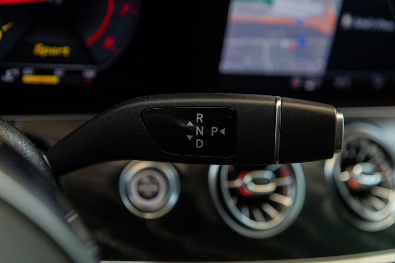 مرسيدس بنز E200 Mercedes-Benz E200 Premium+ 2019 GCC under Warranty with Flexible Down-Payment.