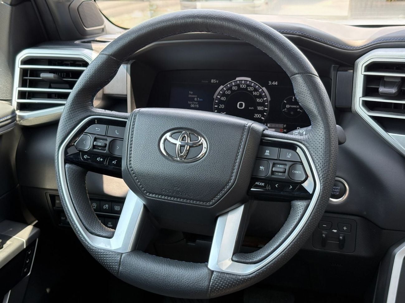 Toyota Tundra 550 KM ONLY | AED 3,980 P.M | 0% DOWN PAYMENT | TOYOTA TUNDRA PLATINUM CREWMAX