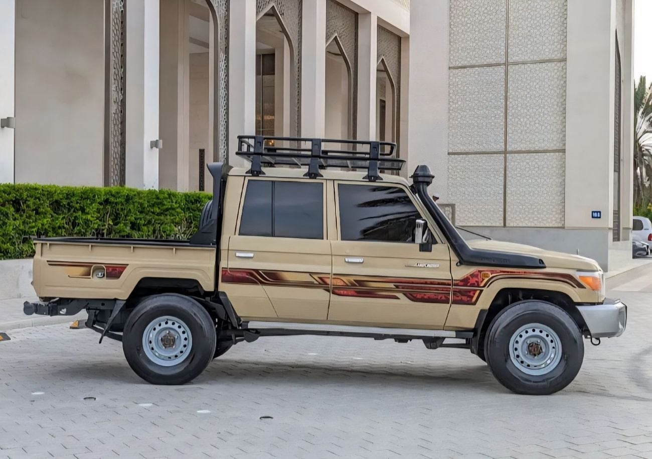 تويوتا لاند كروزر بيك آب LHD Standard Double Cabin 4.5L V8 1VD-FTV Diesel Engine 4WD Manual Gear 5 Seats 4 Doors
