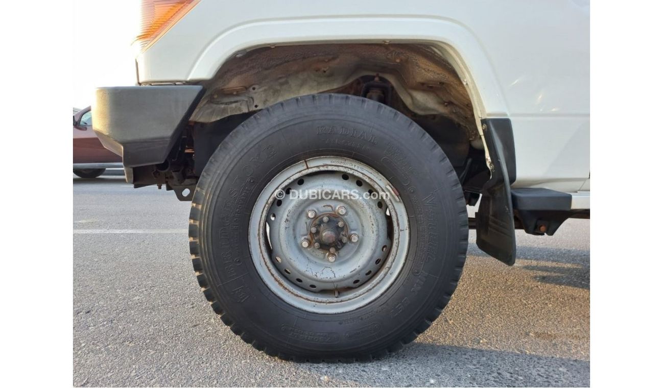 Toyota Land Cruiser 70 TOYOTA LAND CRUISER HARD TOP LEFT HAND DRIVE (PM 839)