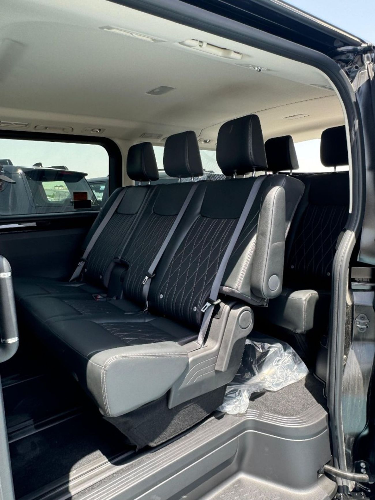 Toyota Granvia Toyota Granvia 2.8L Turbo Diesel!!! 2022 Best price for export!!!