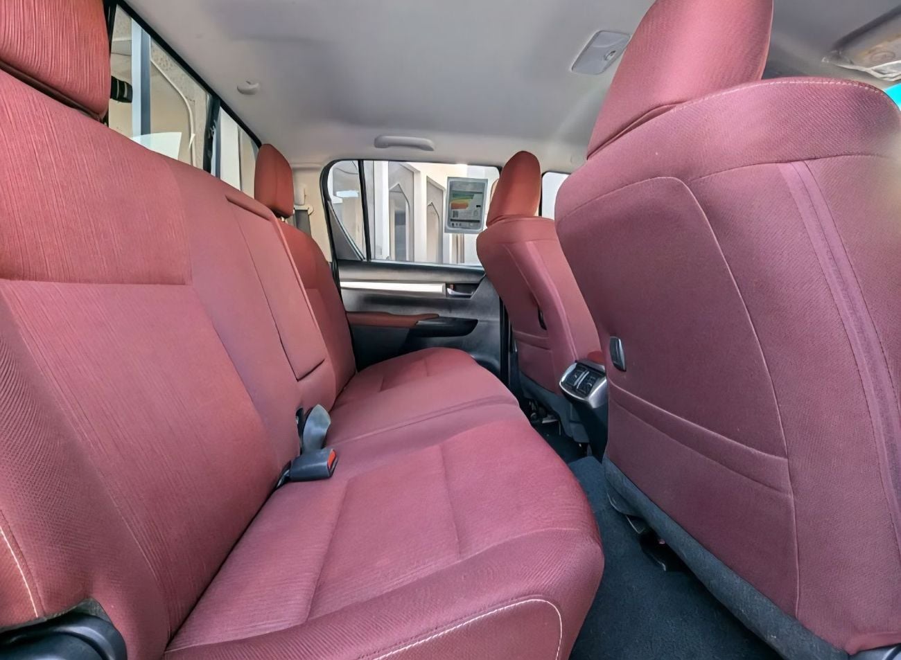 تويوتا هيلوكس SR5 LHD Double Cabin Utility Pickup 2TR 2.7L Petrol Engine Automatic Gear 4WD Original Power Windows