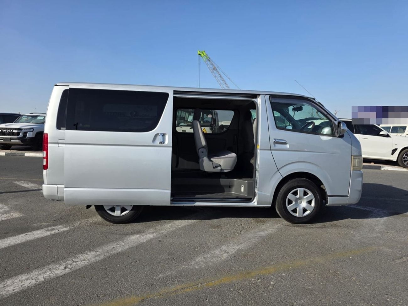 Toyota Hiace TOYOTA HIACE VAN RHD 2006 MODEL 2.0 L PETROL AUTOMATIC(PM36387)
