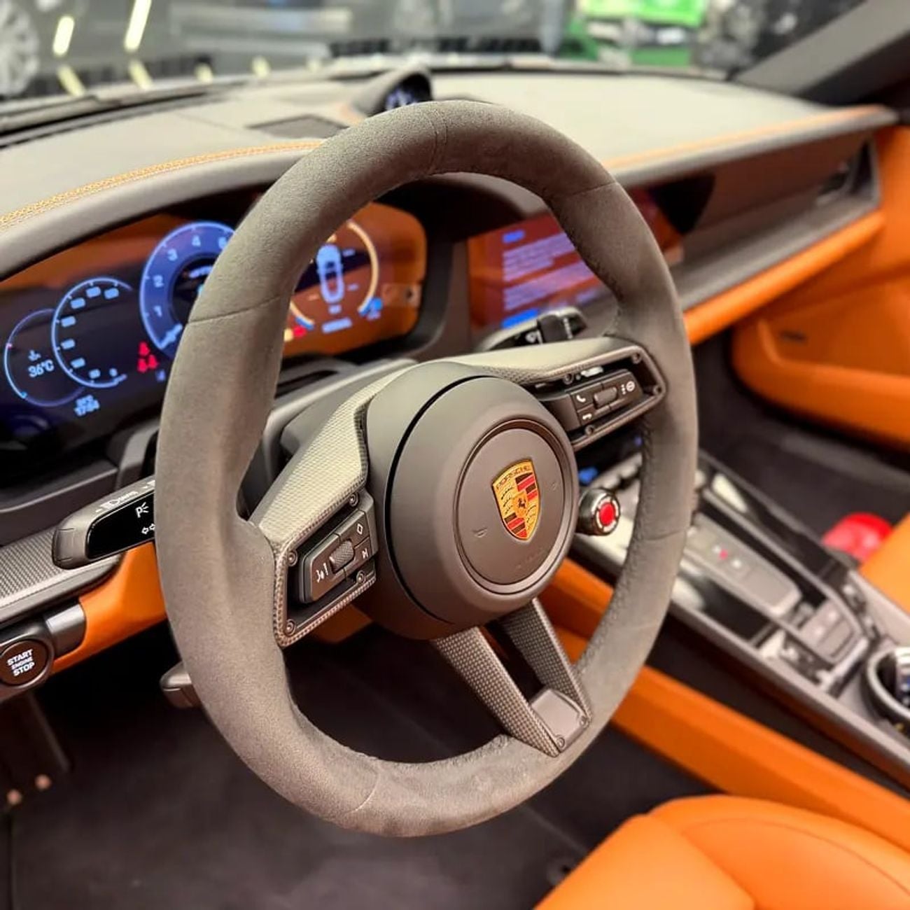 Porsche 911 TARGA GCC