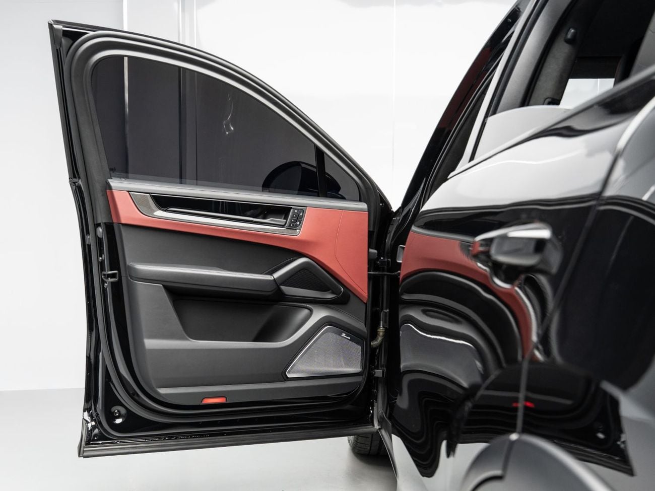 Porsche Cayenne TURBO GT BUY NOW, PAY 2027 | THE BLACKLINE STANDARD | 2027 Porsche Warranty, Low KMs, GCC